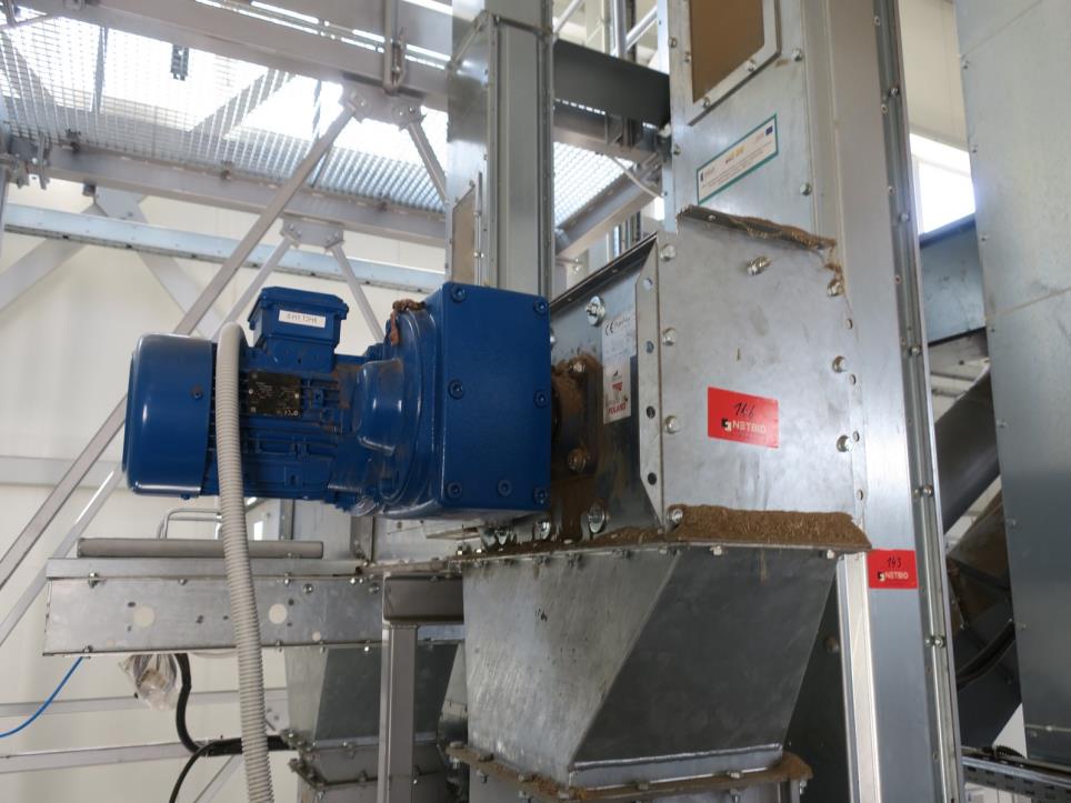 Machines from the biofuel production plant<br>
-2